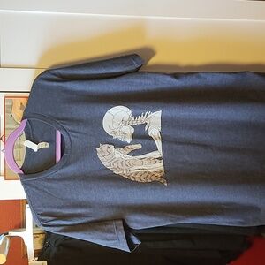Skeleton & Tabby Tiina Menzel T shirt